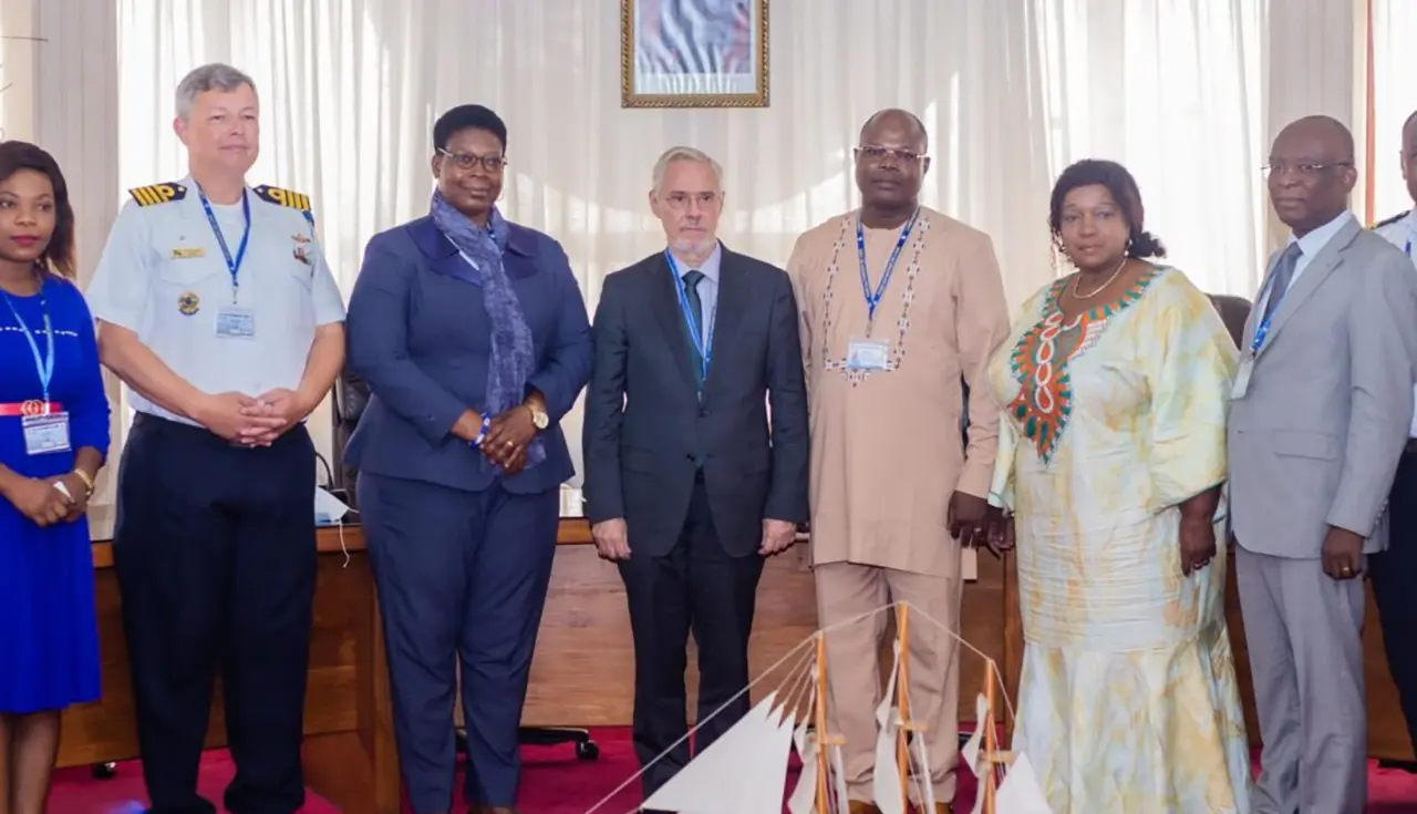 visite au port autonome de lome de l ambassadeur du bresil au togo