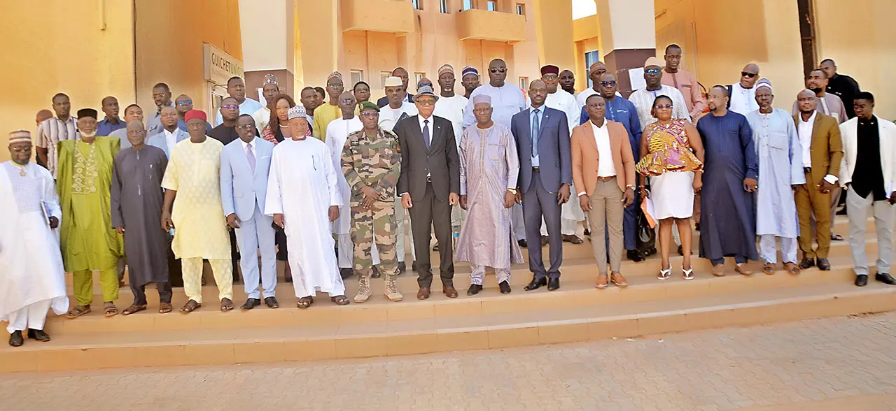 photo de famille lors de la mission de l a2pl au niger a nitra