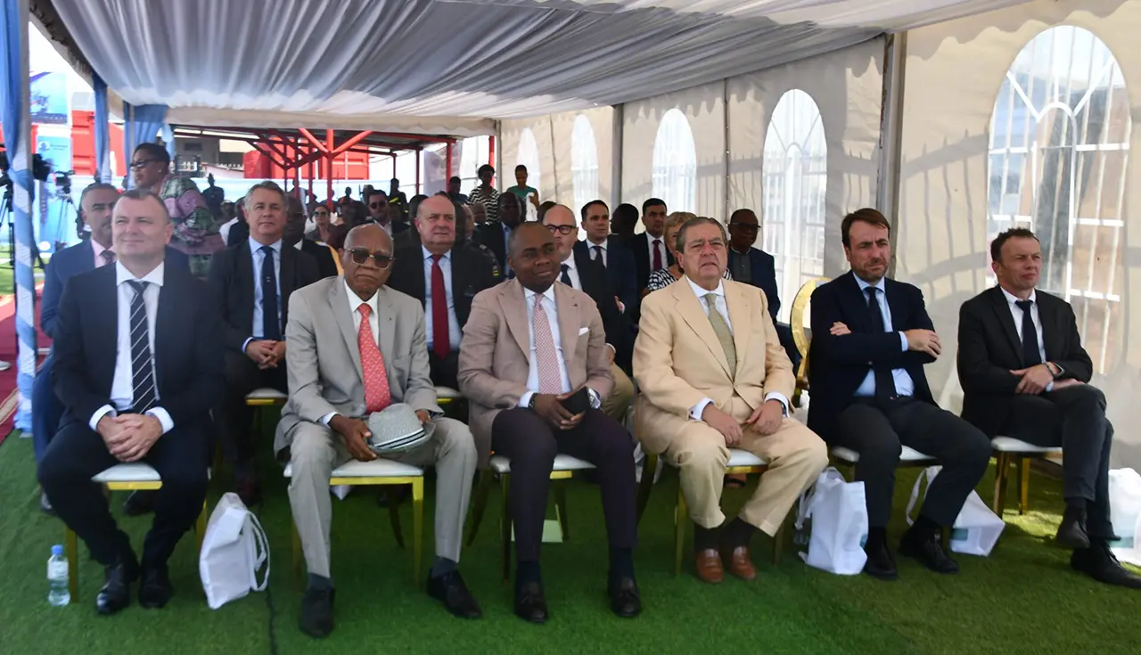 inauguration d un nouveau remorqueur au port de lome