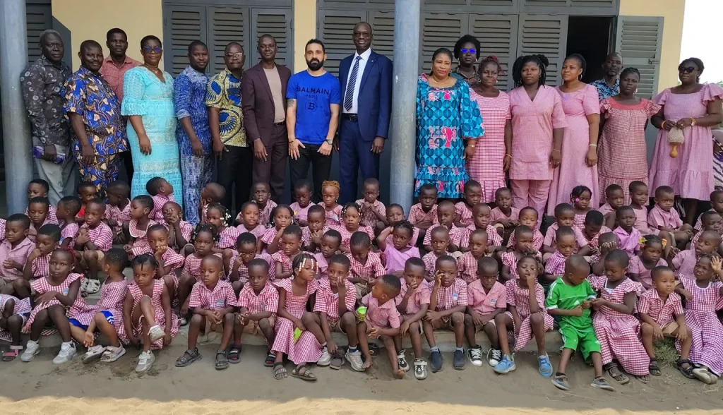Don de vivres aux enfants de l’école du port